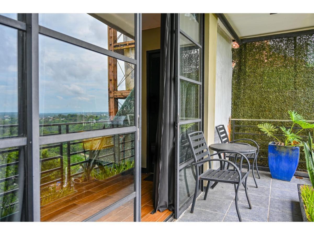 Capital O 890 Nami Hotel Tagaytay Тагайтай Экстерьер фото