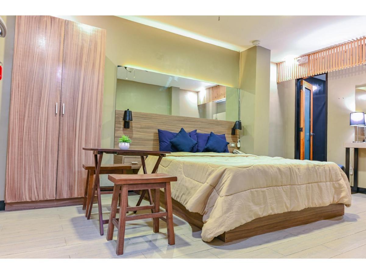 Capital O 890 Nami Hotel Tagaytay Тагайтай Экстерьер фото